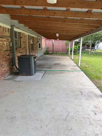1214 Wolfe City Drive, Greenville, TX 75401