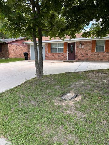 1214 Wolfe City Drive, Greenville, TX 75401
