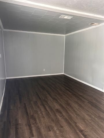 1214 Wolfe City Drive, Greenville, TX 75401