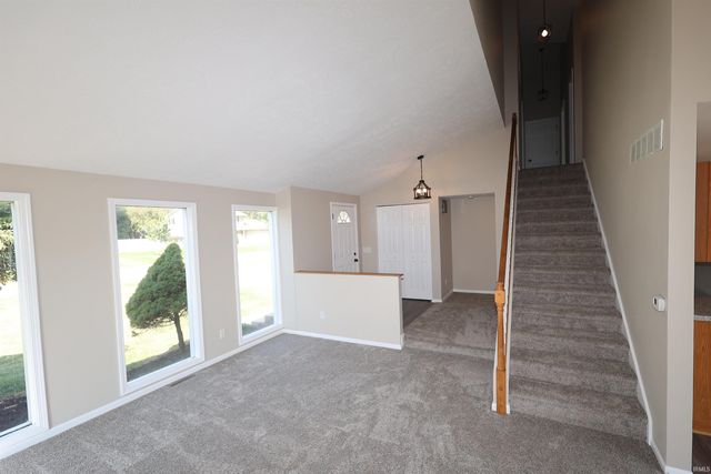 51832 Hedge Lane, Granger, IN 46530