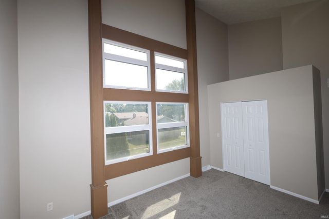 51832 Hedge Lane, Granger, IN 46530