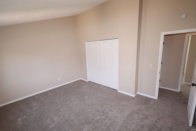 51832 Hedge Lane, Granger, IN 46530