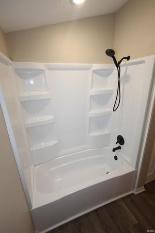 51832 Hedge Lane, Granger, IN 46530