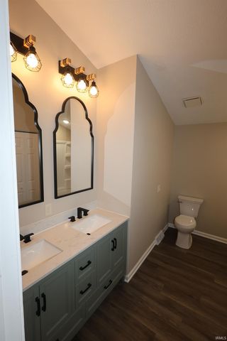 51832 Hedge Lane, Granger, IN 46530