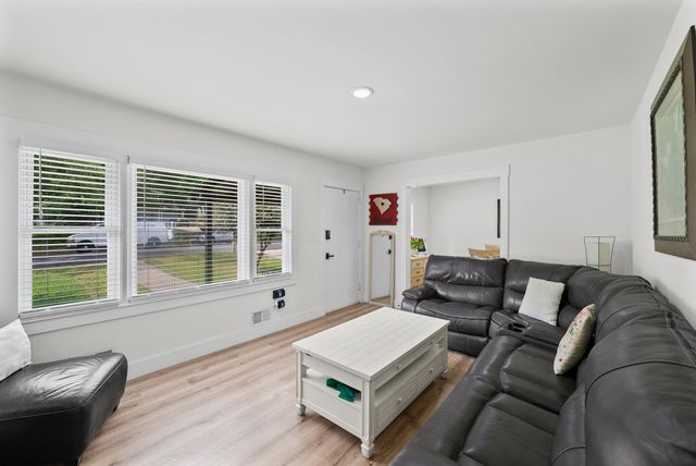 213 Woodview Avenue, Spartanburg, SC 29306