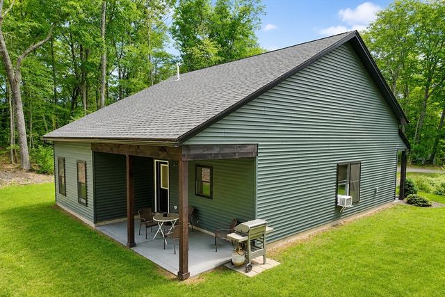 31 Crowcroft Drive, Rindge, NH 03461