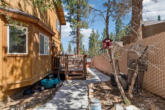 879 Spruce Lane, Sugarloaf, CA 92386