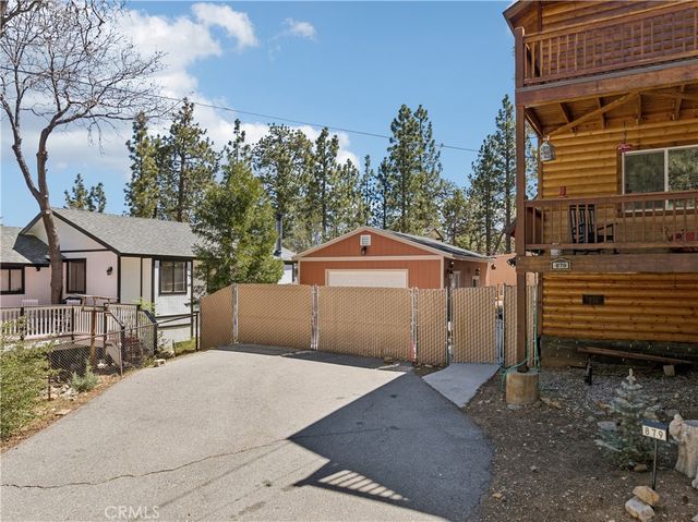 879 Spruce Lane, Sugarloaf, CA 92386