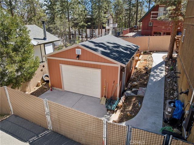 879 Spruce Lane, Sugarloaf, CA 92386