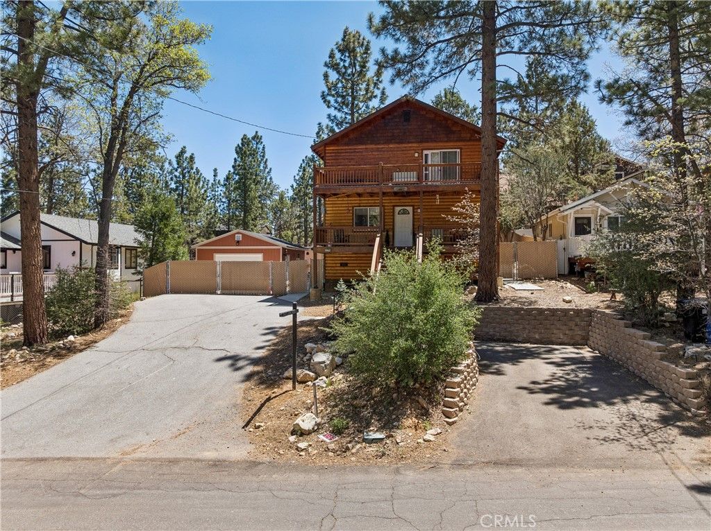 879 Spruce Lane, Sugarloaf, CA 92386