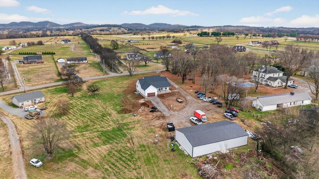 777 Rock Springs Rd, Castalian Springs, TN 37031