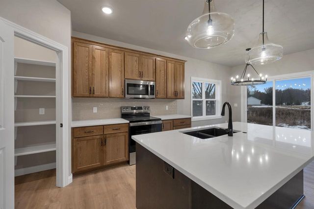 4975 WATER MINT COURT, Green Bay, WI 54313