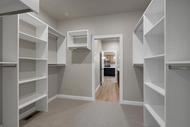 4975 WATER MINT COURT, Green Bay, WI 54313