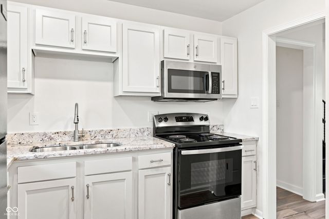 6640 E Hampton Drive, Indianapolis, IN 46226