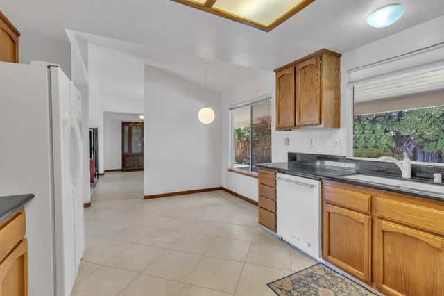 5632 Bluffs Dr, Rocklin, CA 95765