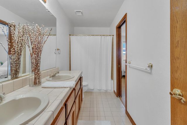 5632 Bluffs Dr, Rocklin, CA 95765