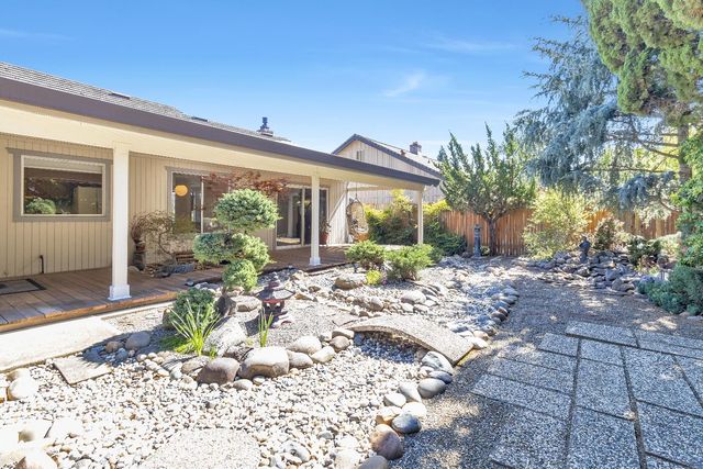 5632 Bluffs Dr, Rocklin, CA 95765