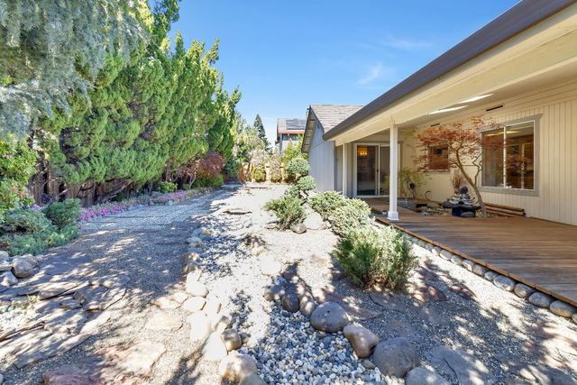 5632 Bluffs Dr, Rocklin, CA 95765