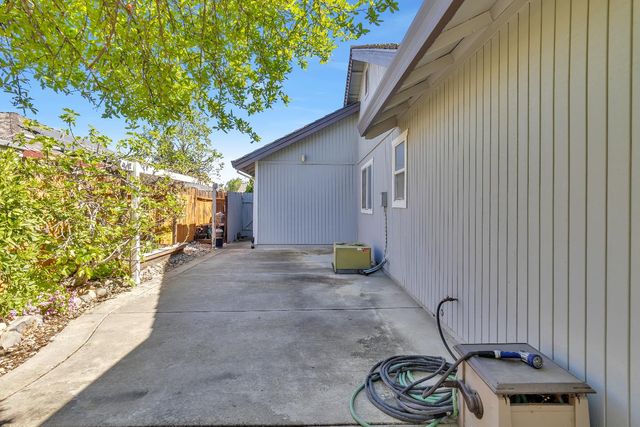 5632 Bluffs Dr, Rocklin, CA 95765