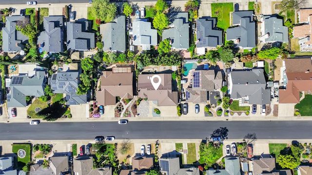 5632 Bluffs Dr, Rocklin, CA 95765