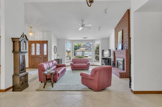 5632 Bluffs Dr, Rocklin, CA 95765