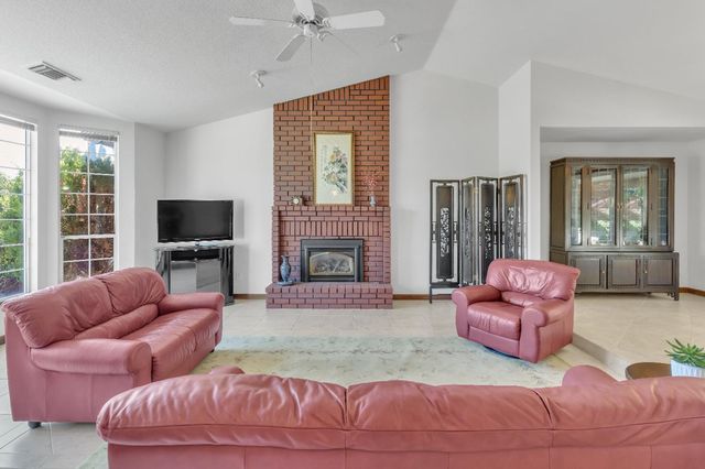 5632 Bluffs Dr, Rocklin, CA 95765