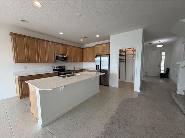 416 SAPPHIRE DR, Davenport, FL 33837