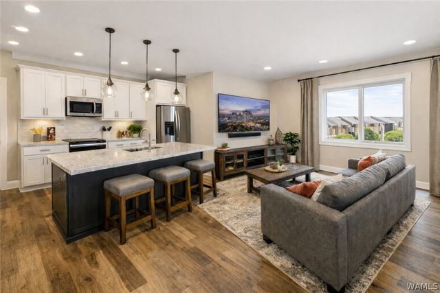 1880 10th 4, Tuscaloosa, AL 35401