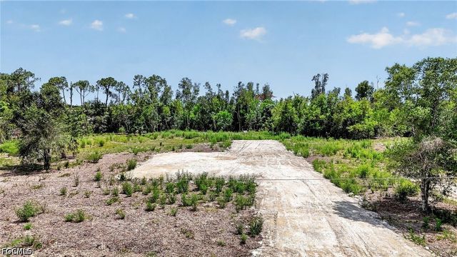 6814 Magnolia LN, Fort Myers, FL 33966