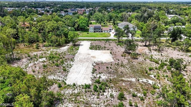 6814 Magnolia LN, Fort Myers, FL 33966