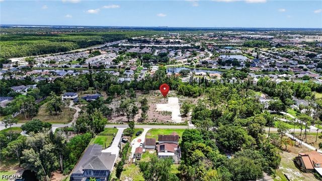 6814 Magnolia LN, Fort Myers, FL 33966