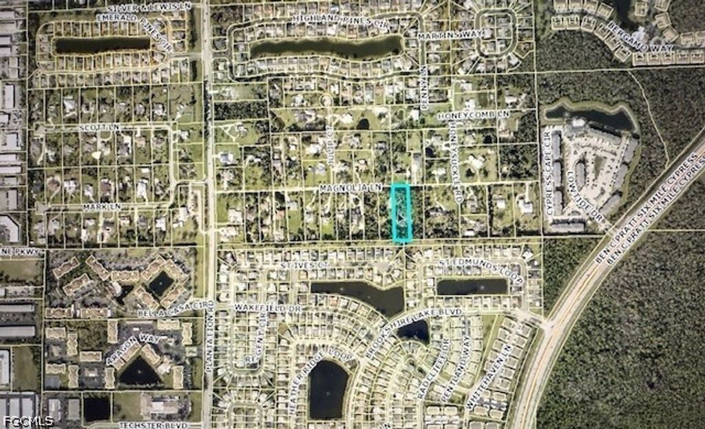 6814 Magnolia LN, Fort Myers, FL 33966