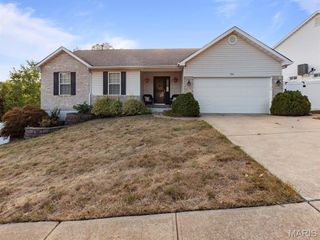 136 Winter Valley Drive, Fenton, MO 63026