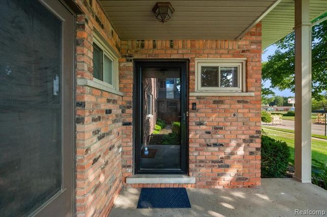975 N Old Woodward Avenue, Birmingham, MI 48009