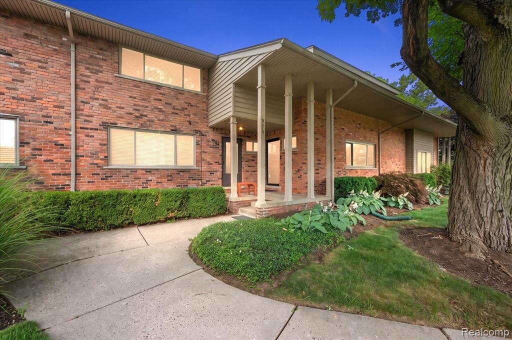 975 N Old Woodward Avenue, Birmingham, MI 48009
