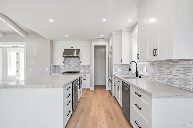 6516 Old Redwood -MAYWOOD LN Hwy, Santa Rosa, CA 95403