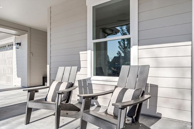 6516 Old Redwood -MAYWOOD LN Hwy, Santa Rosa, CA 95403