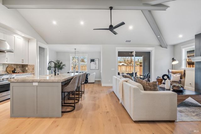 6516 Old Redwood -MAYWOOD LN Hwy, Santa Rosa, CA 95403