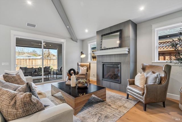 6516 Old Redwood -MAYWOOD LN Hwy, Santa Rosa, CA 95403