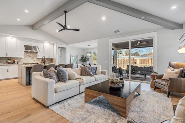 6516 Old Redwood -MAYWOOD LN Hwy, Santa Rosa, CA 95403