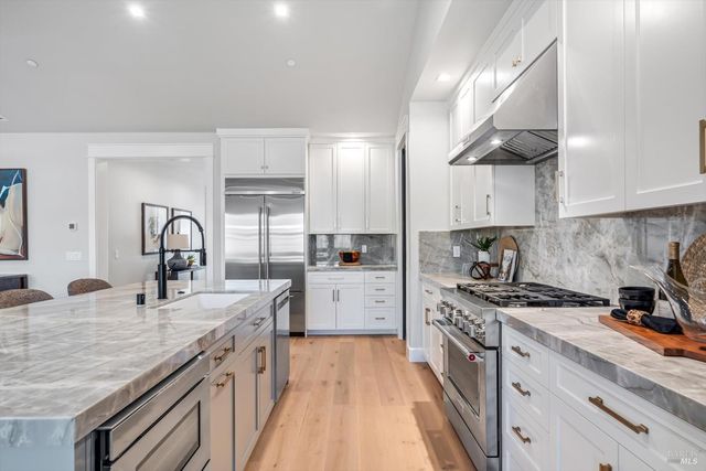 6516 Old Redwood -MAYWOOD LN Hwy, Santa Rosa, CA 95403