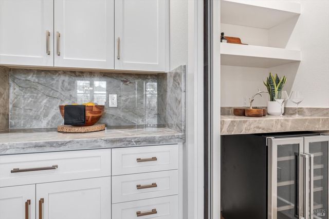 6516 Old Redwood -MAYWOOD LN Hwy, Santa Rosa, CA 95403