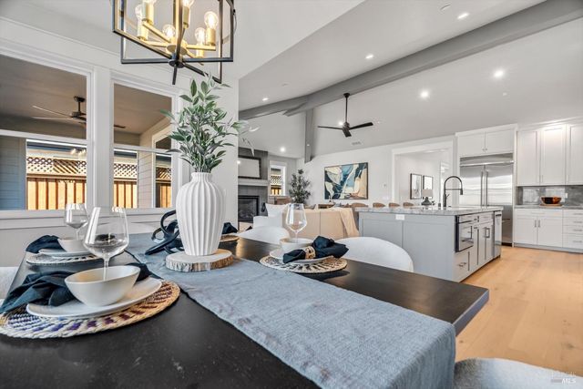 6516 Old Redwood -MAYWOOD LN Hwy, Santa Rosa, CA 95403