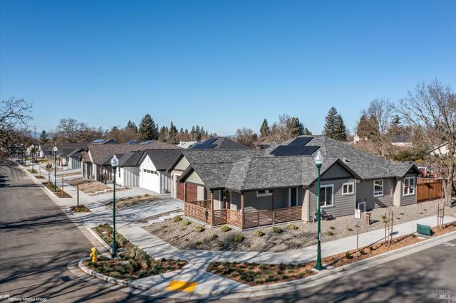 6516 Old Redwood -MAYWOOD LN Hwy, Santa Rosa, CA 95403