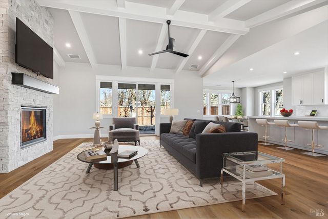 6516 Old Redwood -MAYWOOD LN Hwy, Santa Rosa, CA 95403