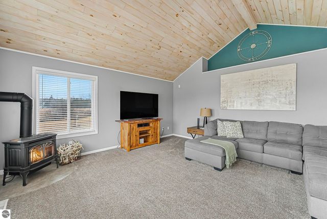 137 Brandy Drive, Cadillac, MI 49601