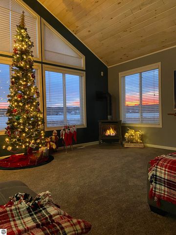 137 Brandy Drive, Cadillac, MI 49601