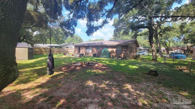 4881 La Ceiba Dr, Pensacola, FL 32526