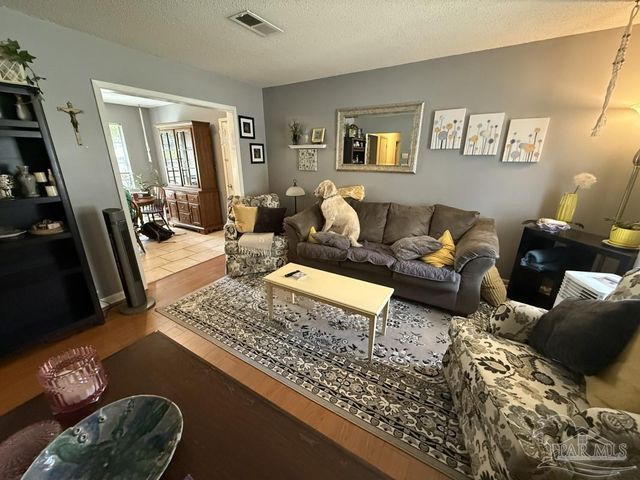 4881 La Ceiba Dr, Pensacola, FL 32526