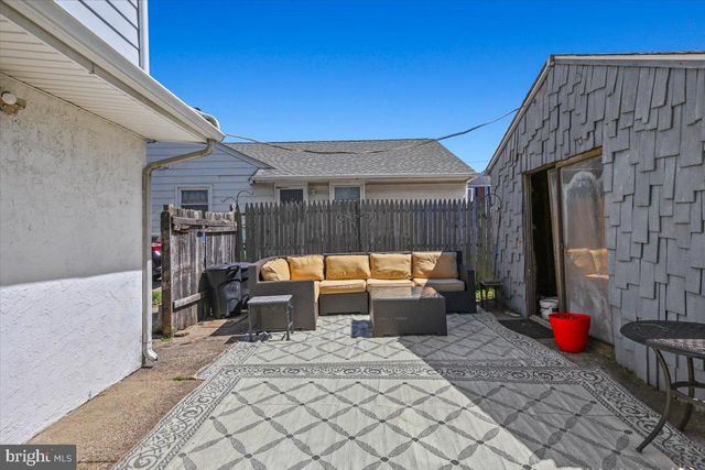 438 W BROWNING RD, Bellmawr, NJ 08031